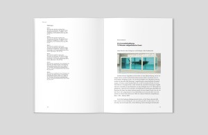 doppelinnenseite, linke seite eine spalte fußnoten, rechte seite beginn des beitrags mit autorinnennamen, titel, fließtext und farbiger textabbildung