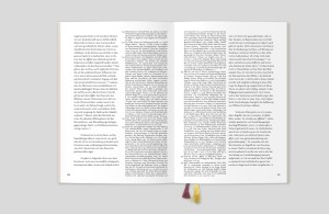 doppelinnenseite, textseiten mit fußnoten in marginalspalte (innenliegend) über gesamte seitenhöhe