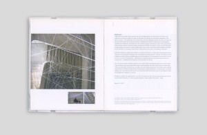 Katalog für das Projekt »textil:mobil«, Innenseiten Text »auf stete fortsetzung hoffend« von Eva Sturm, Farbfotos
