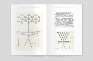 Innenseite des Katalogs „Bernard Rudofsky – The Cookie Chair Collection“, links große Farbabbildung, rechts Textabbildung „detail of the patent application“, darunter kleine Farbabbildung