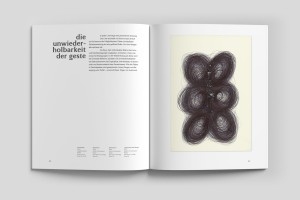 Katalog-Innenseite Regina Zachhalmel Werkgruppen, Kapitelbeginn: „Die Unwiederholbarkeit der Geste“