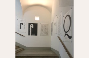 type-specimen-plakate beim rungang 2024 am institut für das künstlerische lehramt an der akademie der bildenden künste wien