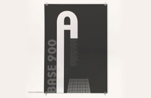 Type-specimen-plakat von Victoria Fahrbacher zur schrift base 900 von Zuzana Licko