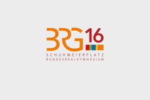 BRG 16 Logo in Orange- und Rottönen, Schriftzug in Versalien gesetzt, die Buchstaben gehen ineinander über, die Zahl 16 ist hochgestellt und mit einem dicken Balken in unterschiedlichen Farben unterstrichen